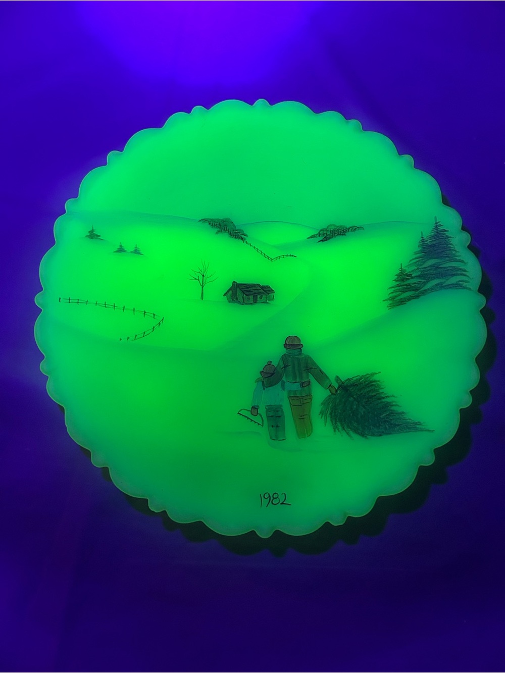 Vintage Fenton Custard Satin Uranium 1982 Limited Edition Christmas plate